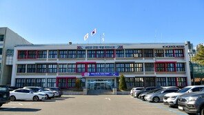 “포옹·뽀뽀 시도…목 조르기도” 속초시, 성비위 의혹 사무관 직위해제 