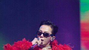 지드래곤, ‘멜론 뮤직 어워드’ 대상 3개…제니도 대상 받아