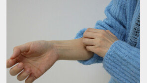 “갑자기 생긴 물집, 찌르듯이 아파요”…대상포진 의심을