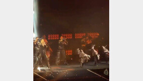 로봇이었어?…머스크도 인정한 中 로봇팀의 칼군무