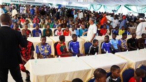 나이지리아,  납치된 중부지역 학교 학생들 나머지 100여명 모두 구출