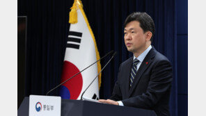 통일부 “李대통령에 개헌 문제 보고하지 않아…검토한 바도 없다”