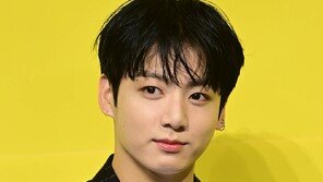 “잠금장치 수차례 눌러”…50대 日여성, BTS 정국 자택 침입 시도