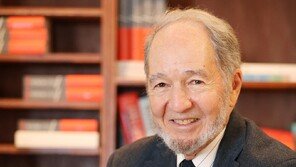 휴대폰은 잠시 놓고… 불확실한 세상 해법 찾는 여정을