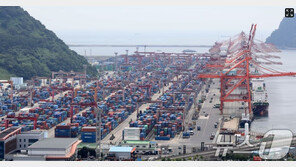 수출 사상 첫 7000억 달러 눈앞… 반도체 고군분투