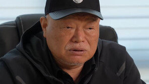 김흥국 “나도 먹고 살아야…내년 선거때 연락말라”