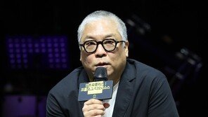 윤한솔 “연극은 비극을 안전하게 목격하게 하는 장”