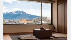 “뜨끈한 온천에 몸 담그니 눈앞에 후지산이”…日절경 숙소 어디?