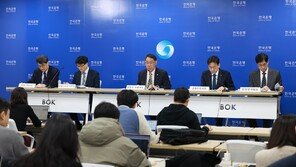 서울 주택 위험지수 15년래 최고…한은 “토허제, 더 지켜봐야”