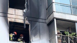 서울 방이동 아파트서 화재…주민 2명 심정지 상태 이송