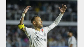 ‘라스트 댄스’ 꿈꾸는 네이마르, 무릎 수술 받고 4번째 월드컵 출전 준비