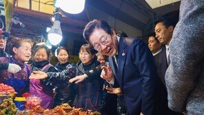 “고구마 10만원씩 사가삐소”…李대통령과 시장 토크 화제