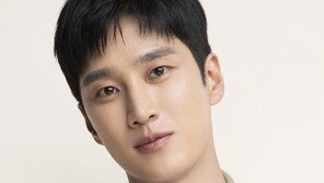 안보현, 1억 기부로 아이들 응원…크리스마스 앞두고 나눔 실천