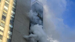 충무로역 인근 건물 5층서 화재…1명 병원 이송 