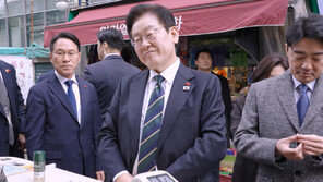 李대통령, 야쿠르트 사먹더니 “죽은 여동생도 야쿠르트 장사했다”