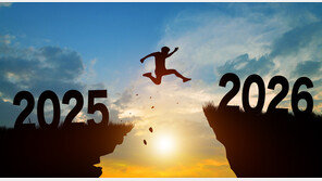 스페인·남아공 떴는데, 사우디·태국은 왜…2025년 경제 결산[딥다이브]