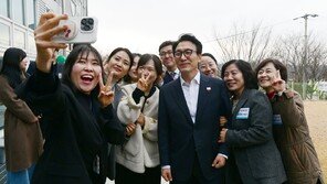 金총리, 새벽 6시 환경공무관과 빗자루 들었다…“안전이 제일 중요”