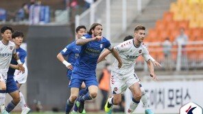 ‘리얼 블루’ 박건하 감독 수원FC행…더 뜨거울 K리그2 ‘수원 더비’