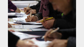 韓 노인 소득 빈곤률, OECD서 1위…10명 중 4명은 중위소득 절반도 못미쳐