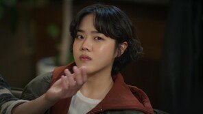 ‘캐셔로’ 김향기, 빵 냄새 풍기는 ‘츤데레’ 초능력자 변신