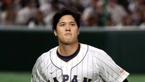 다저스 반대에도 오타니 WBC서 투타겸업?…日감독 “캠프 시작 후 결정”