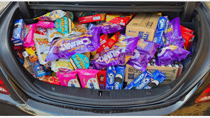 트렁크 가득 과자에 짜장면 선결제…세 아이 아빠의 따뜻한 선행