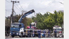 브라질 코파카바나 비치에서 경비행기 추락 조종사 사망