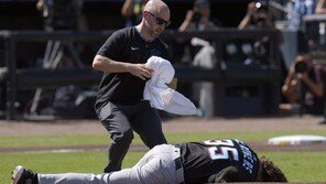 물통 잡다 손 다치고 욕실가다 골절…올해 MLB 황당 부상