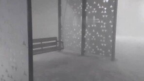 숨 쉬면 입김 얼어붙어…러시아 ‘영하 56도’ 한파