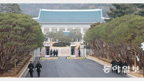 李, 오늘 청와대 첫 출근… ‘불법계엄’ 용산 시대 끝내고 靑 시대로