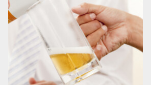 맥주로 주방 기름때 닦고 막걸리는 화분 거름…남은 술 200% 활용 팁 [알쓸톡]