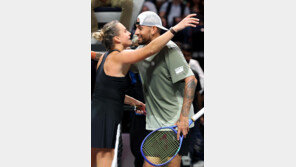 테니스 性대결… 男 671위가 女 1위에 완승