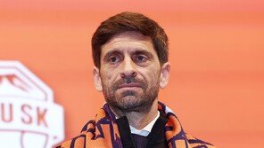 ‘벤투 오른팔’ 코스타 제주 새 감독 “경기를 지배하겠다”