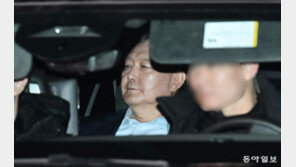 나라 흔든 尹-김건희, 동시 구속… 세계 흔든 트럼프 ‘관세전쟁’