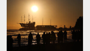 “붉은 말의 해 보러 가자” 동해안 ‘들썩’…32만대 차량행렬·KTX 예매전쟁