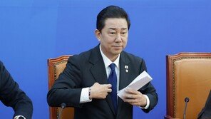 국힘 “김병기, 의원직 사퇴하고 수사 임하라”