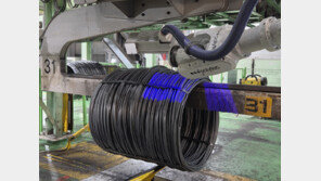 현대제철, 로봇으로 선재 태그 부착 자동화