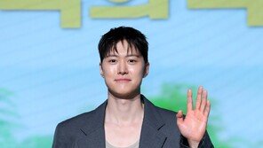 배우 공명, 돌발성난청 입원…‘은밀한 감사’ 촬영 중단