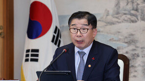 李 ‘김건희 명품백 면죄부’ 유철환 권익위원장 면직안 재가