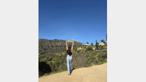 한혜진, LA서 여유로운 모습…감탄 나오는 비율