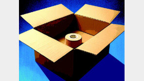 [횡설수설/우경임]택배 상자에 반창고 하나 덜렁