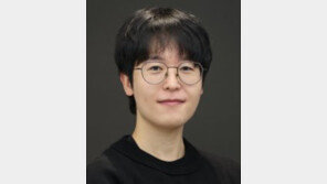 [2026 신춘문예]계속 헤엄칠 수 있던 건 치기 어린 문장의 부력 덕분