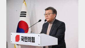 김병기 사퇴 날, ‘당게’ 발표로 화력 분산… 여권 악재 때마다 스스로 흐름 끊는 국힘
