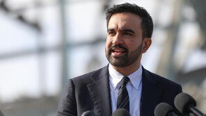 맘다니, 120년 역사 옛지하철역서 취임선서