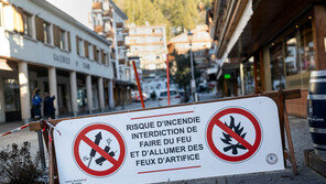 스위스 스키리조트서 원인불명 폭발, 수십명 사망 추정…“테러 가능성은 없어”