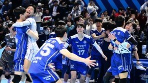 프로배구 남녀부 꼴찌, 새해 첫날 나란히 1위 팀 잡고 ‘업셋’