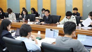 교육부, 대학에 보낸 공문에 ‘등록금 동결 요청’ 뺐다