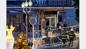 새해 첫날 스위스서 ‘참사’…술집 화재로 40여명 사망·115명 부상