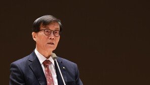 이창용 “‘원화 휴지조각’은 유튜버들 말…내가 떠나도 한은은 금고지기”