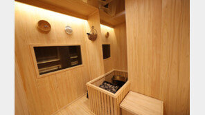 용산 대통령실 사우나 공개…“尹, 작은 호텔 만들어 놓은 것”